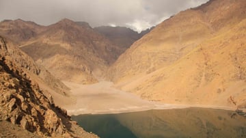 23920343768 b489592384 o min